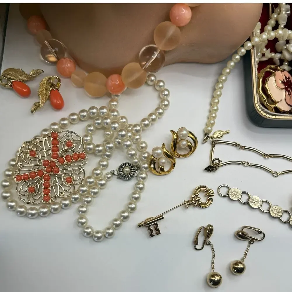 Vintage Avon Sarah Coventry Jewelry Wearable Lot Earring Necklace Brooch - Picture 10 of 13